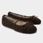 Women's flat shoes