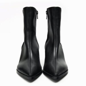 uright comfortable black pointed toe boots