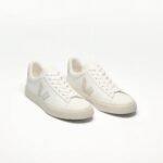 uright women's v logo casual sneakers